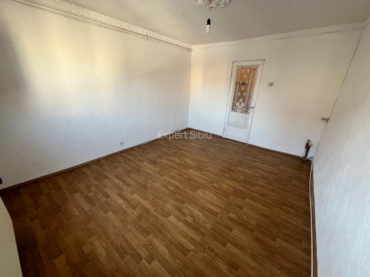 Garsoniera 1 camera,renovata,bucatarie,baie,et.3, zona Lazaret - 3