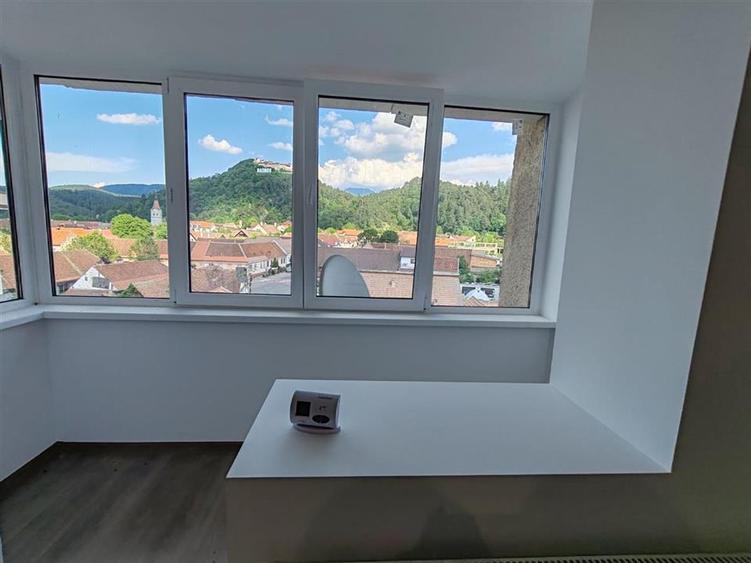 Garsoniera Rasnov Decomandata Renovata Bloc Vila Libera