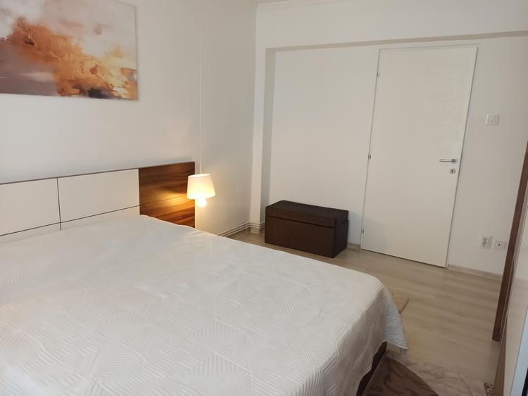 Apartament 3 camere, Calea Bucuresti, mobilat, centrala