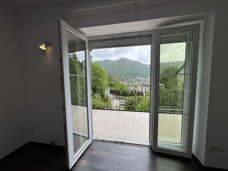 Apartament cu vedere spre Tâmpa, liniște și natură, în Centrul Istoric al Brașov