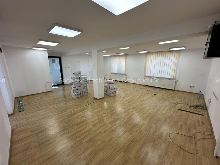 Spatiu de birou -zona strada Cluj/ 4 locuri de parcare - 8