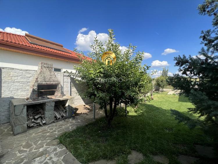 Doua vile individuale in aceeasi curte - 550mp teren - 25