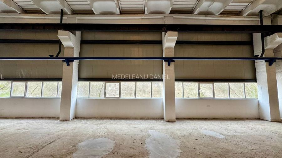 Închiriez spatiu industrial 990 MP - 5,5 euro /mp /luna +TVA - 3