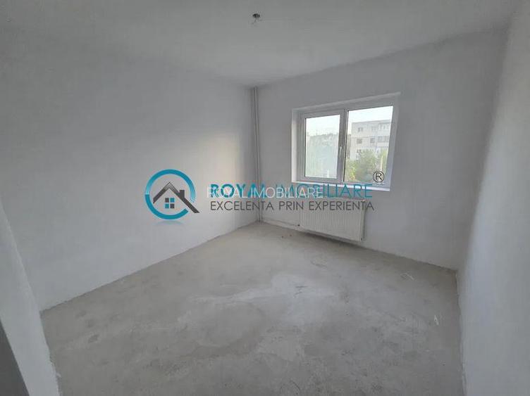 Royal Imobiliare - Vanzare apartament 3 camere zona Malu Rosu - 2