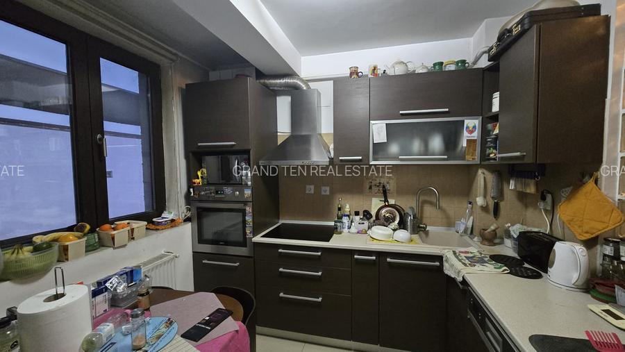Vanzare apartament 3 camere decomandat, loc de parcare, str Moinesti,Gorjului - 4