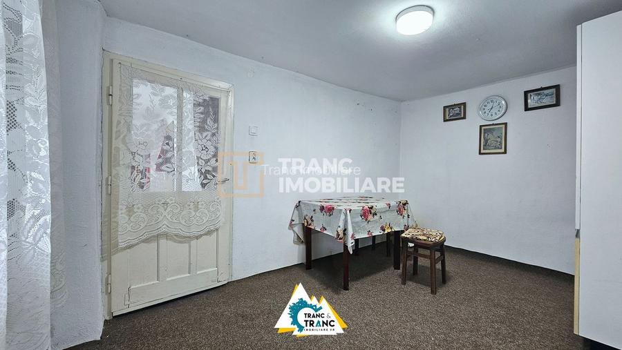 Casă cu 2 camere în stil tradițional, în Iratoșu - 12