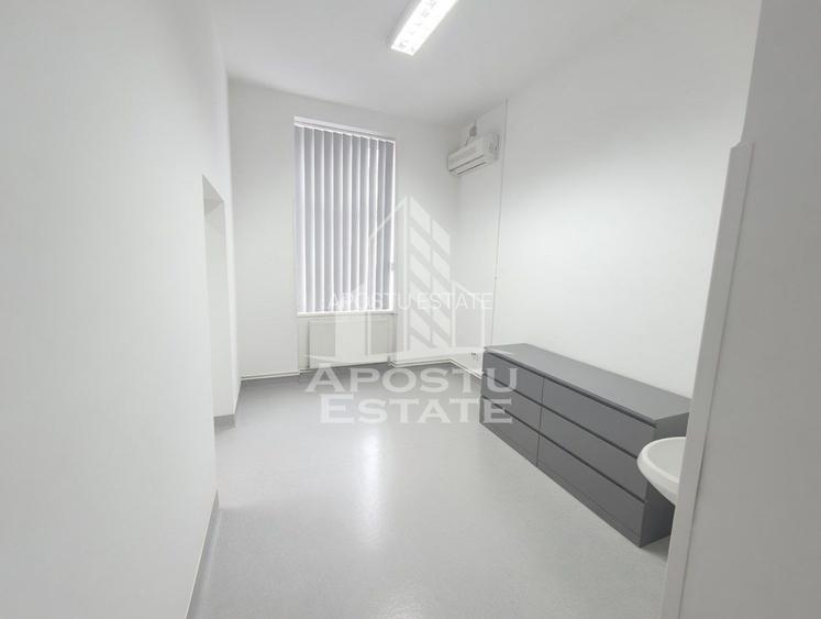 Spatiu SAD medical 68 mp, policlinica, ultracentral, Sanicolaul Mare. - 2