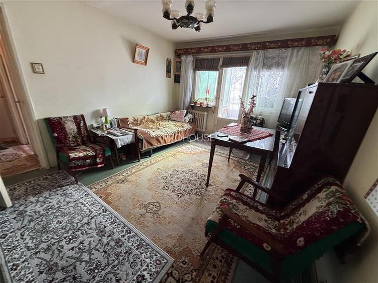 Milcov - Bazar - stradal - etajul 1 - 3