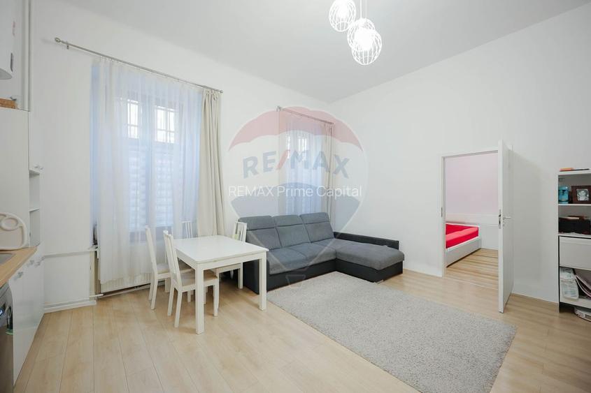 Apartament cu 3 camere de vânzare, ultracentral - 11
