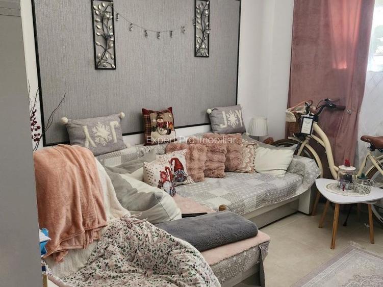 Teren Intaravilan Parcelabil 5300mp 25E  MP deschidere sosea 26m toate util.. - 3