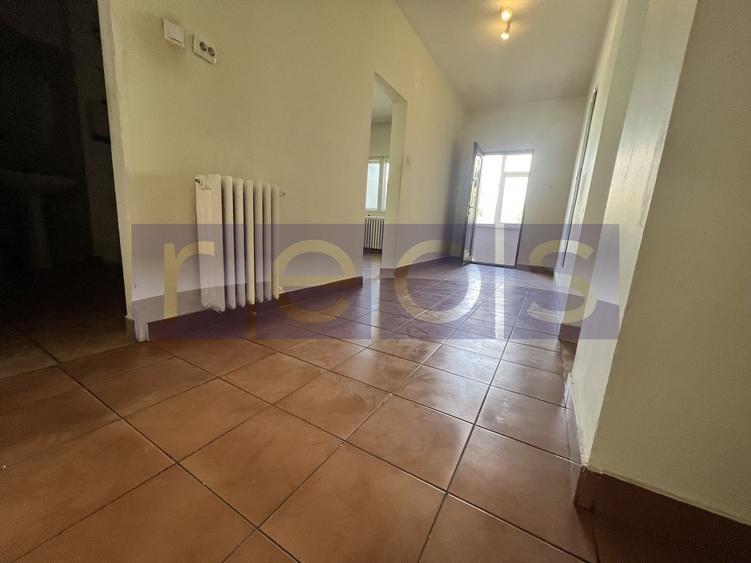 INCHIRIERE VILA | ZONA VITAN | 9 CAMERE - 18