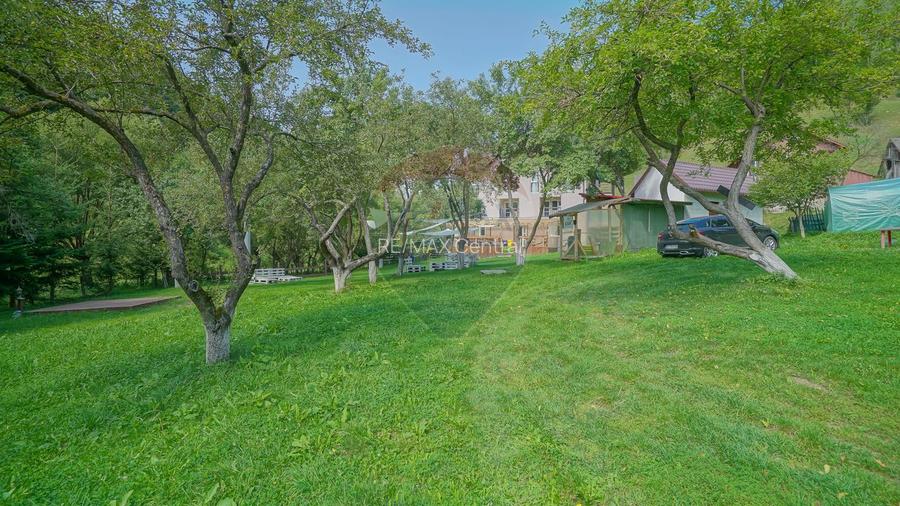 Pensiune în Moieciu de Jos, investiție cu potențial turistic ridicat! - 11