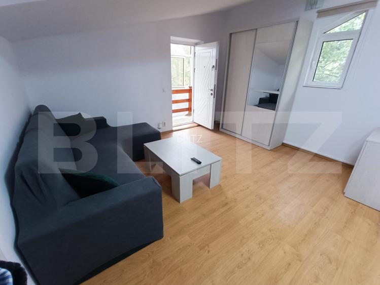 Apartament 3 camere, 100 mp, zona Nicolina - 2