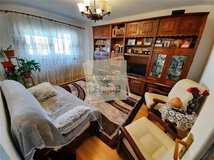 Apartament cu 4 camere 2 bai balcon si pivnita de vanzare pe Mihai Viteazu din S - 7