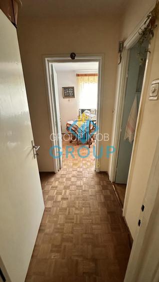 De vanzare 2 camere semi-decomandate , strada Letea , Bacau , etaj 1 din 4 - 5