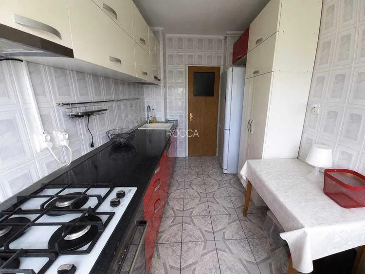 Apartament de 2 camere decomandat, renovat, etaj 10/10, 4 min metrou 1 Decembrie - 5