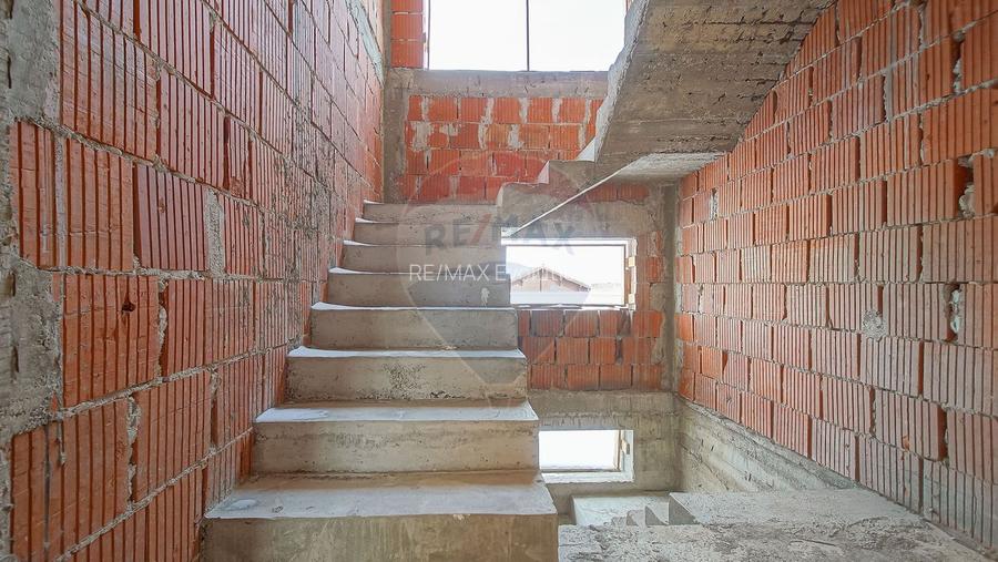 COMISION 0%| Casă individuală | 2 garaje | 192 mp utili | 847 mp teren - 10