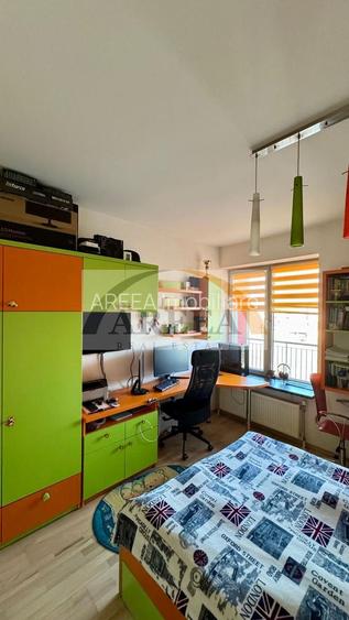 De vanzare - 3 camere decomandat etaj 4 - Splaiul Unirii - 8