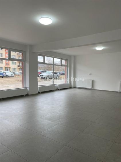 Spatiu comercial generos | 140mp | vitrina mare | 4 parcari | zona excelenta - 4