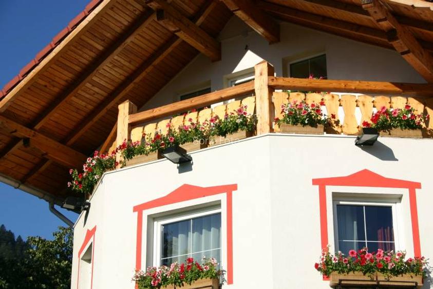 Super proprietate, :  hotel de 4 stele , 19 camere la cheie, teren 6200 mp  - 13