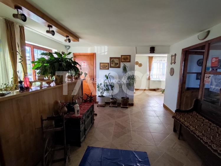 EXCLUSIVITATE Pensiune 9 camere 615 mpu 3600 mp teren in Fantanele - 11