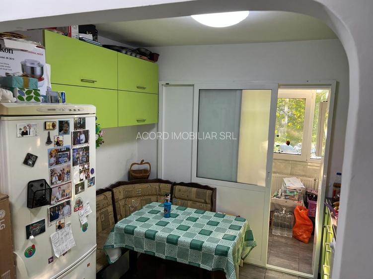 Apartament 3 camere decomandat- zona Tomis 3 - 6