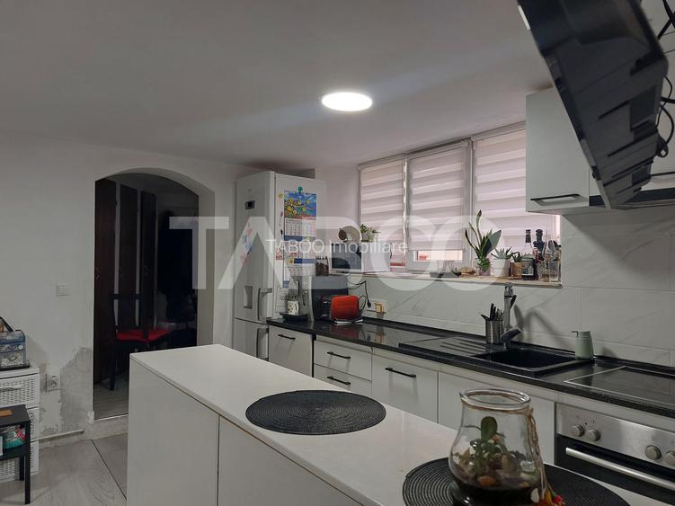 Apartament renovat complet 47 mp 3 camere str Tesatorilor Cisnadie - 11