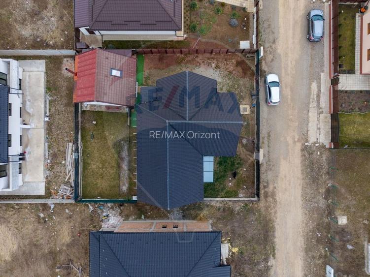 Casă P+1 la roșu + anexă mobilată - 2