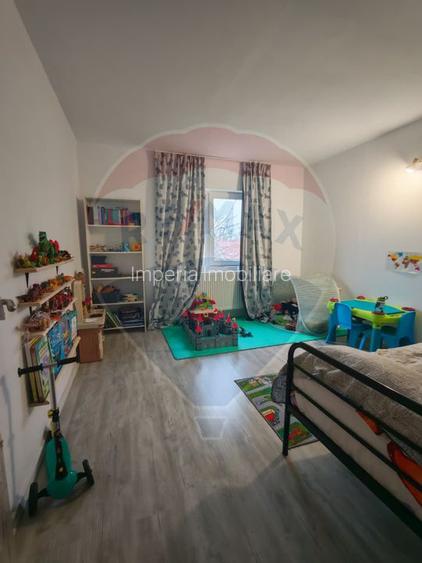 P+E+M cu 13 camere, Bariera Valcii in proximitatea Spitalului Regional - 10