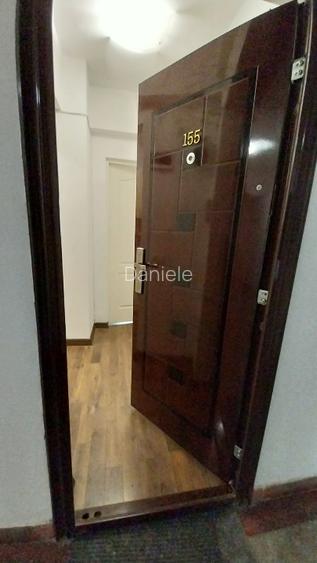 Garsonieră la intrarea parcului Cișmigiu - 2