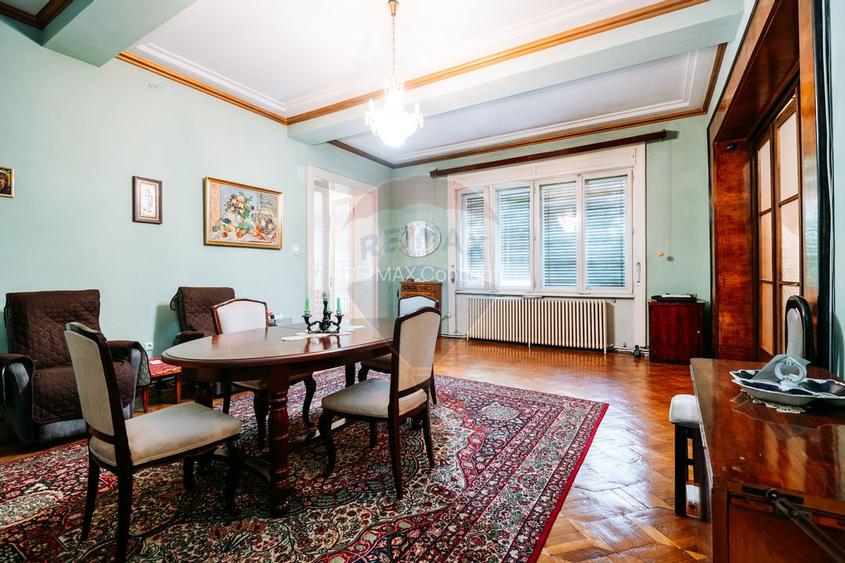 Apartament spațios cu grădină proprie într-o vilă interbelică renovată - 13