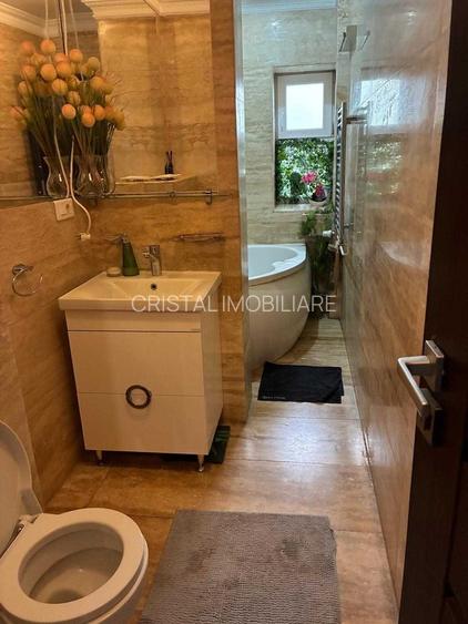 Închiriere Apartament cu 3 camere Unirii, 2 min metrou, etaj 2, AC - 5