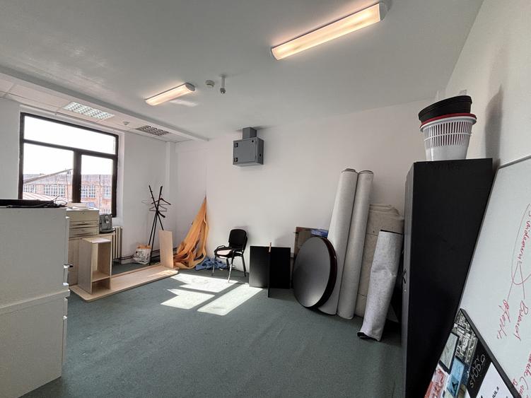 Birou / Studio 70 mp | 3 Camere - 450 m de Metrou Piata Iancului