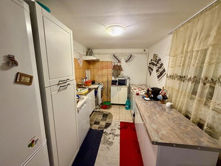 Casă cu teren si demisol In Tifesti