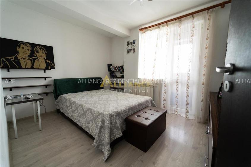 Vanzare apartament 3 camere - Str. Solstitiului - 2