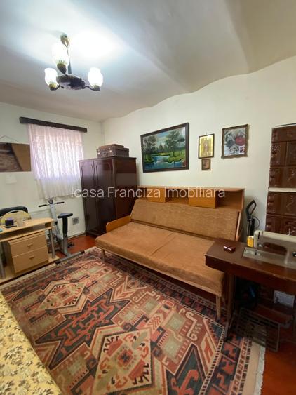 Casă  Parter + Etaj/ 64 mp/ loc parcare in curte/ Dr  Constantin Caracas - 9