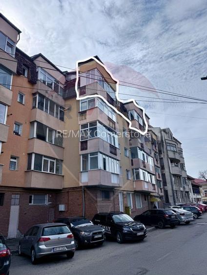 Apartament cu 3 camere de vânzare în Centrul orașului Câmpulung - 11