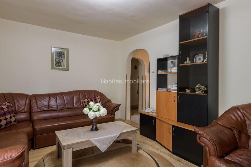 Apartament 4 camere, etaj 2, str. Castanilor, garaj de beton. - 2