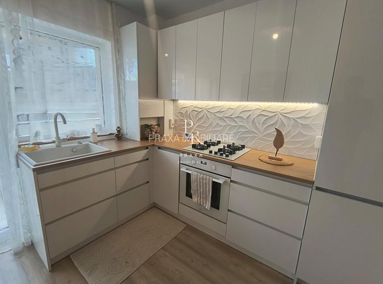 Apartament de vanzare 2 camere, complet mobilat si utilat, parcare, zona Porii! - 2