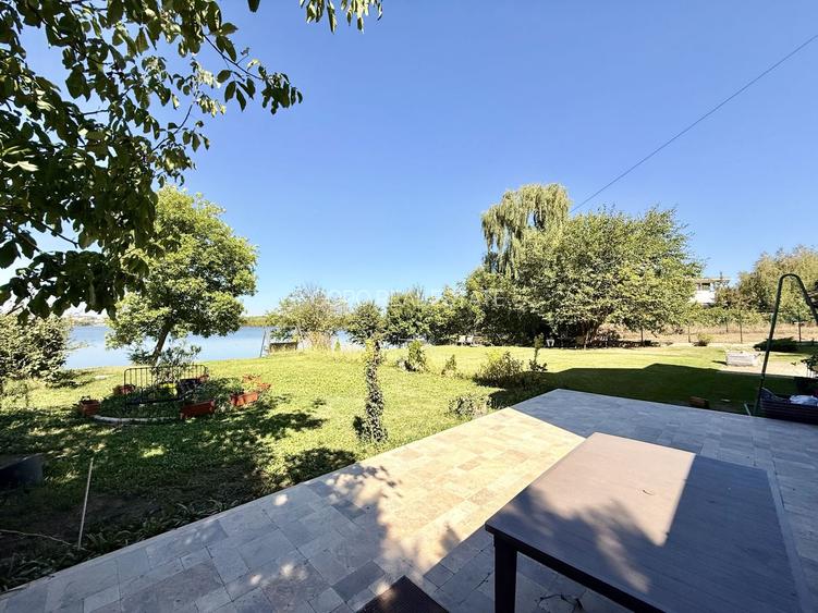 Doua etaje in vila pe malul lacului Grivita birouri rezidential - 6