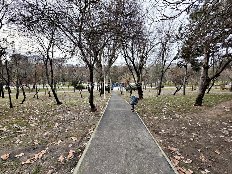 Vedere panoramică în Parcul Morarilor | Garsonieră de Vânzare | Conf 2 - 9