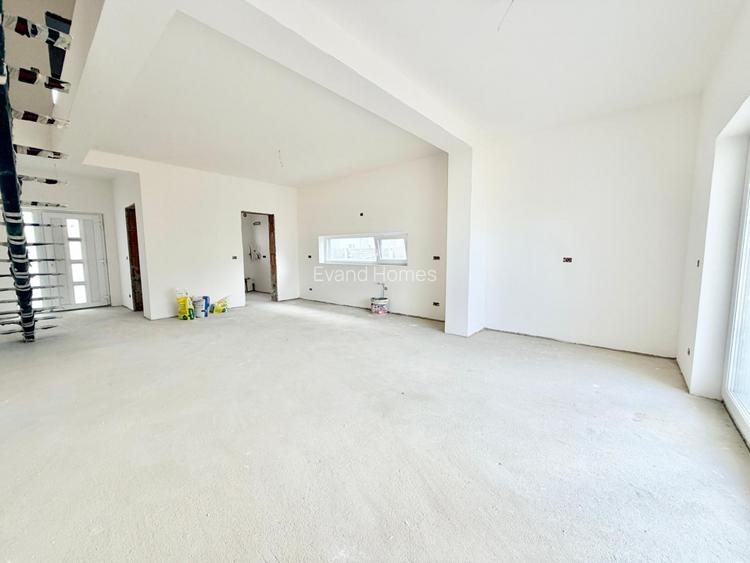 Duplex Mosnita 4 camere -3 bai- 110 mp-toate utilitatile + Asfalt - 8