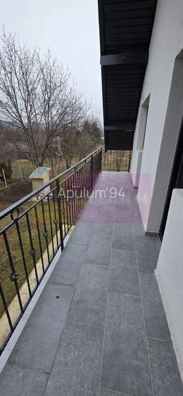 Vila de vanzare cu 4 camere in Brebu - 24
