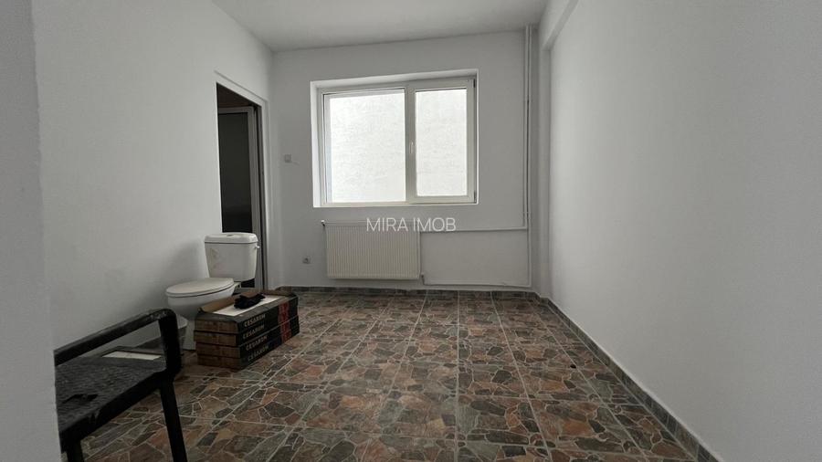 Cladire Comerciala De Inchiriat – D+P+2E -Chiajna (Roșu) | Bd. Uverturii - 10