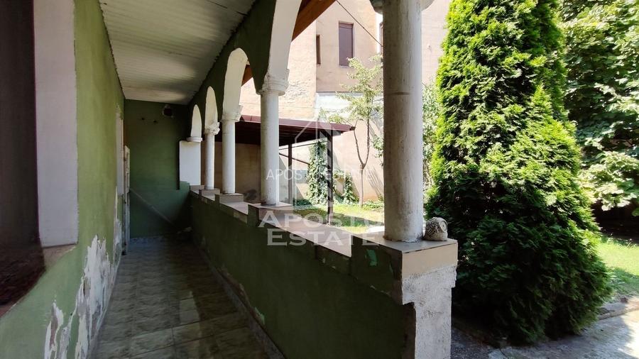 Casa la curte comuna 4 camere, zona Centrala - 17