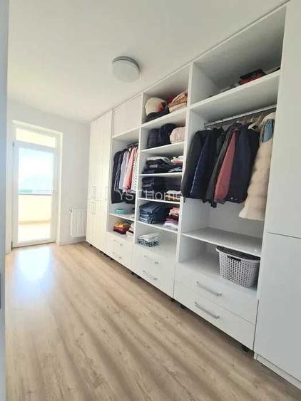 Apartament Etaj 1, 2 camere  plus dressing   zona Compa  Vasile Aaron - 4