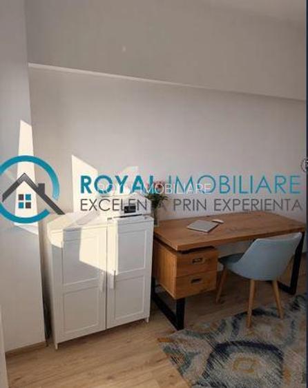 Royal Imobiliare - Vanzare apartament 3 camere zona 9 Mai - 14