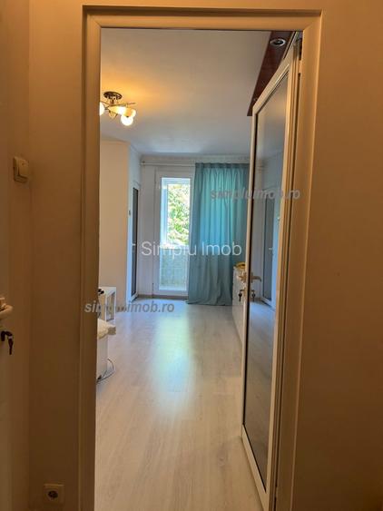 Garsonieră 33 mp la 2 minute Metrou Titan bloc mixt etaj 3 - 4