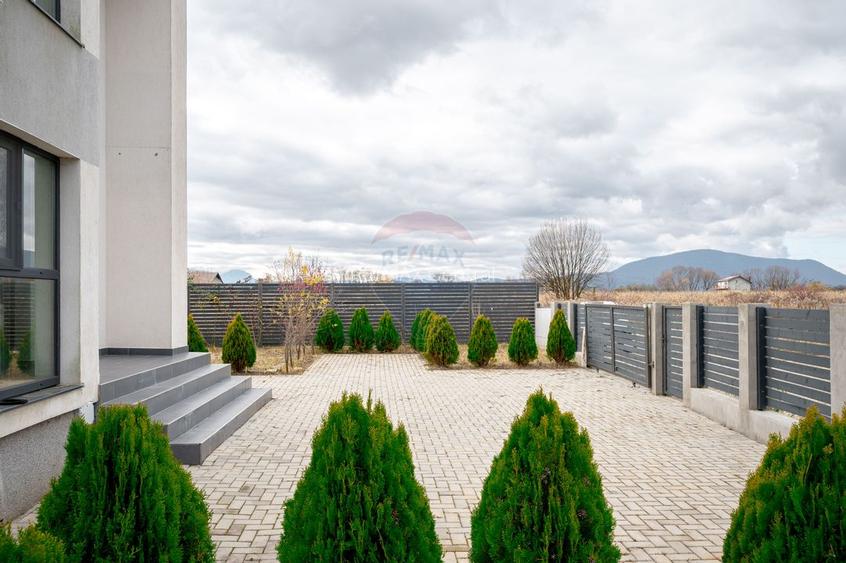 Casă nouă în Stupini: 4 camere, 3 băi și teren generos de 600 mp - 28
