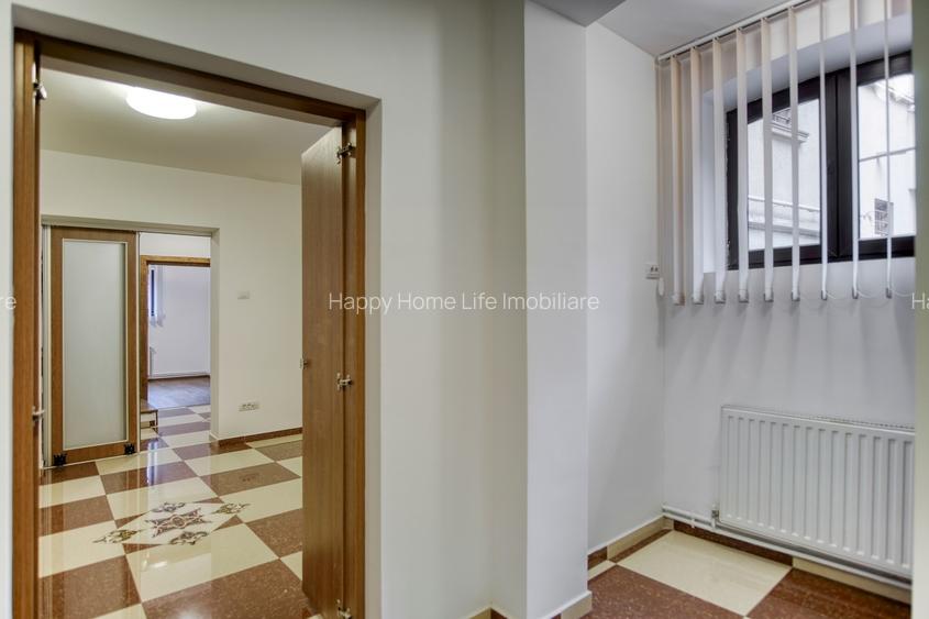 Universitate bld Carol Parcu Izvorul Rece Casa 11 camere, 2 locuri de parcare - 19